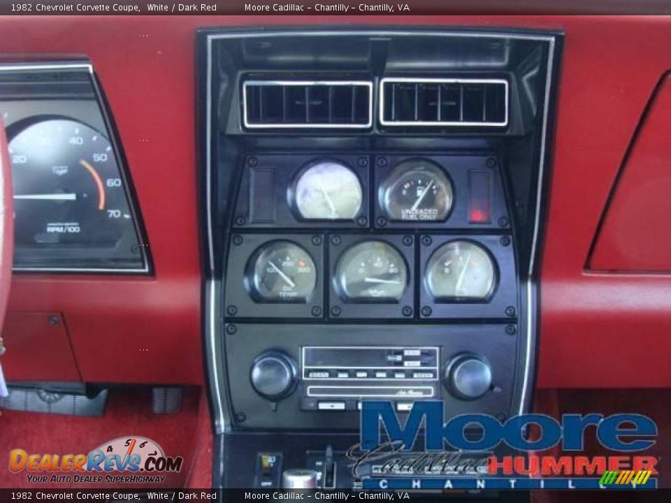1982 Chevrolet Corvette Coupe White / Dark Red Photo #18