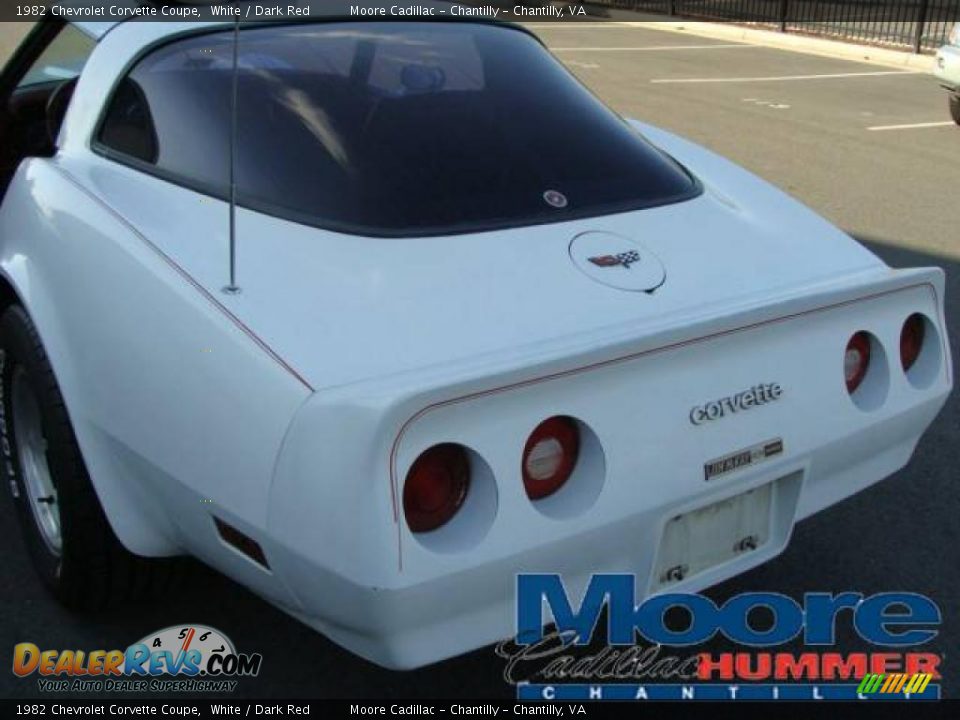 1982 Chevrolet Corvette Coupe White / Dark Red Photo #27