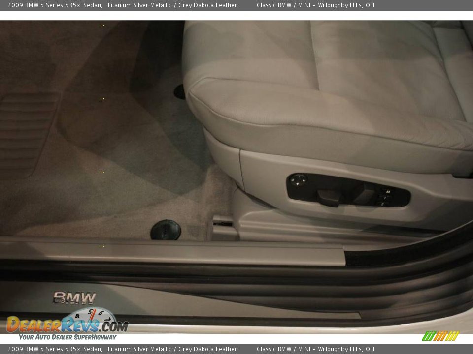2009 BMW 5 Series 535xi Sedan Titanium Silver Metallic / Grey Dakota Leather Photo #9