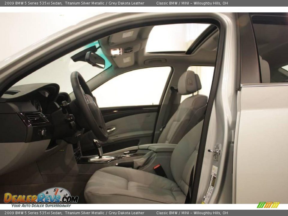 2009 BMW 5 Series 535xi Sedan Titanium Silver Metallic / Grey Dakota Leather Photo #10
