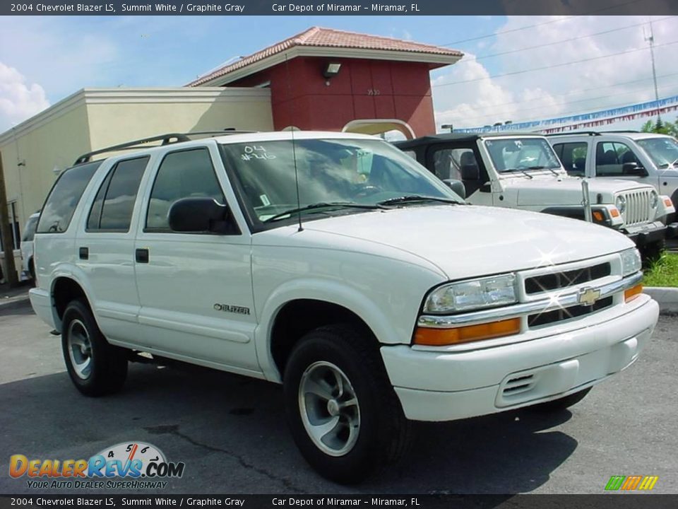 2004 Chevrolet Blazer LS Summit White / Graphite Gray Photo #1