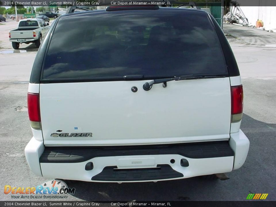 2004 Chevrolet Blazer LS Summit White / Graphite Gray Photo #4