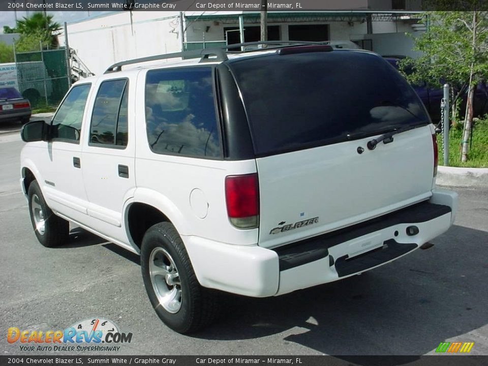 2004 Chevrolet Blazer LS Summit White / Graphite Gray Photo #6