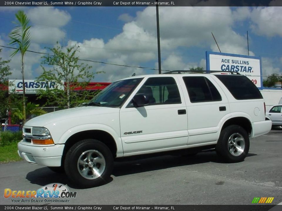 2004 Chevrolet Blazer LS Summit White / Graphite Gray Photo #7