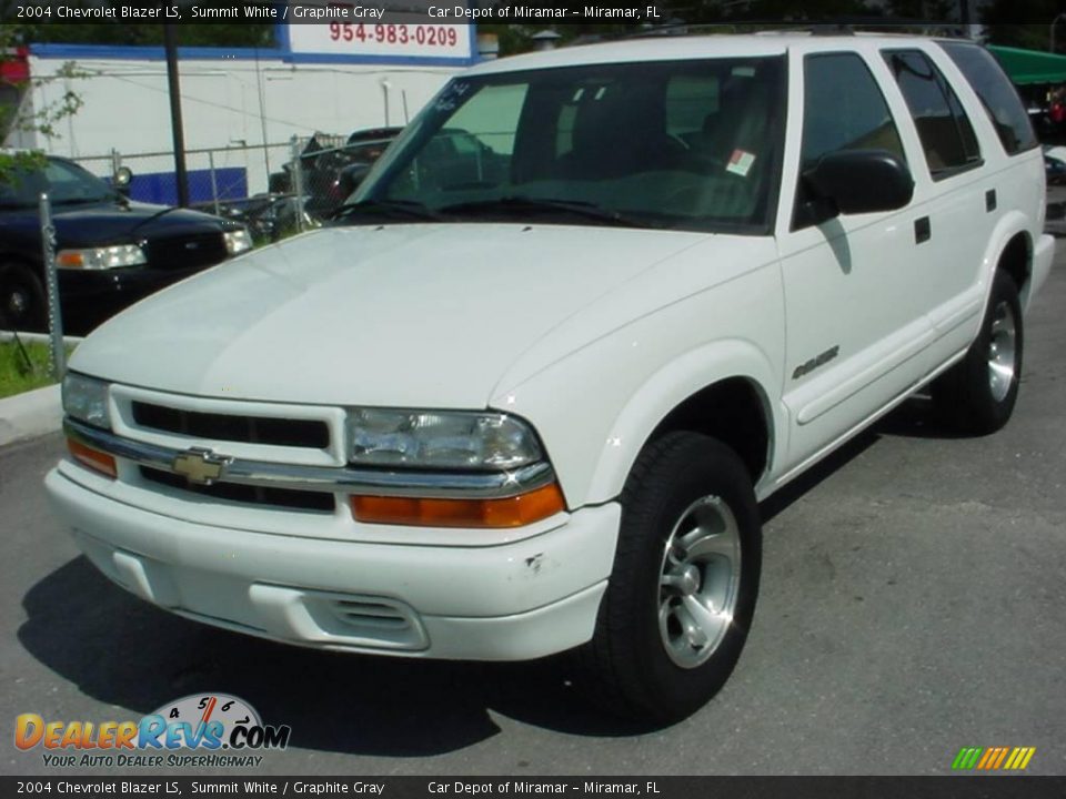 2004 Chevrolet Blazer LS Summit White / Graphite Gray Photo #8