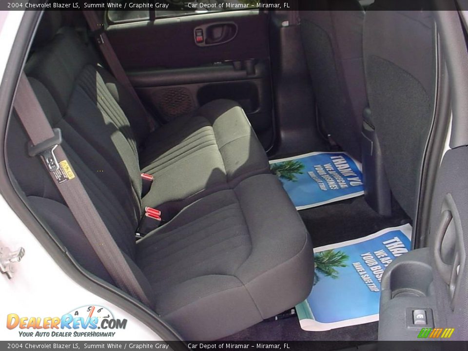 2004 Chevrolet Blazer LS Summit White / Graphite Gray Photo #13