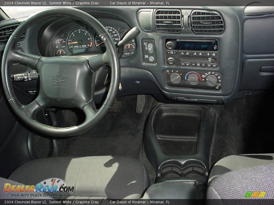 2004 Chevrolet Blazer LS Summit White / Graphite Gray Photo #15