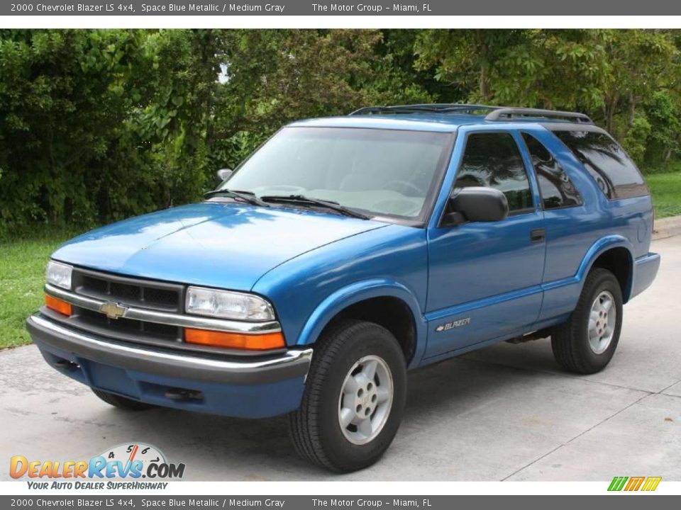 2000 Chevrolet Blazer LS 4x4 Space Blue Metallic / Medium Gray Photo #1