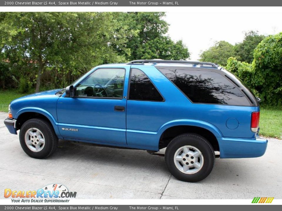 2000 Chevrolet Blazer LS 4x4 Space Blue Metallic / Medium Gray Photo #3