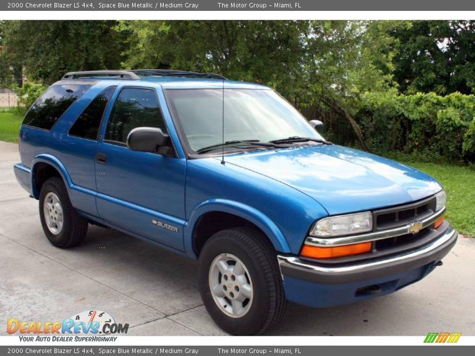 2000 Chevrolet Blazer LS 4x4 Space Blue Metallic / Medium Gray Photo #10