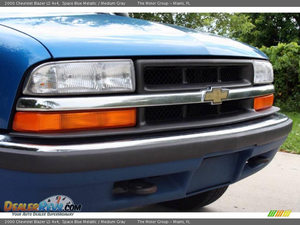 2000 Chevrolet Blazer LS 4x4 Space Blue Metallic / Medium Gray Photo #17