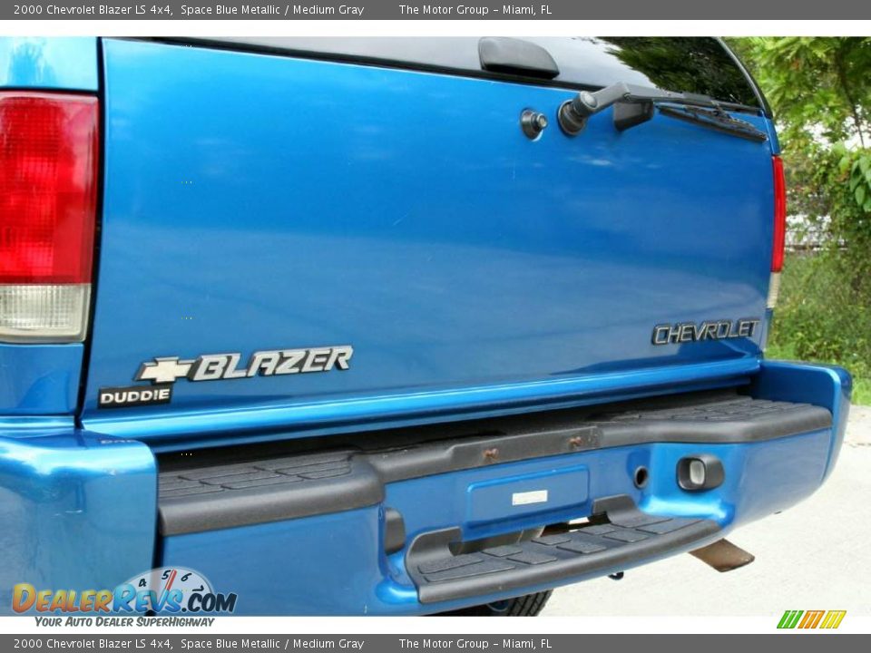 2000 Chevrolet Blazer LS 4x4 Space Blue Metallic / Medium Gray Photo #19