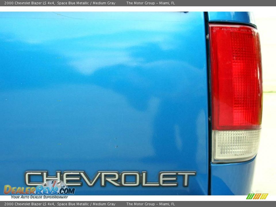 2000 Chevrolet Blazer LS 4x4 Space Blue Metallic / Medium Gray Photo #24
