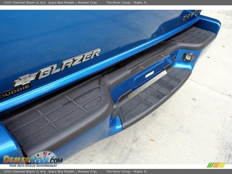 2000 Chevrolet Blazer LS 4x4 Space Blue Metallic / Medium Gray Photo #25