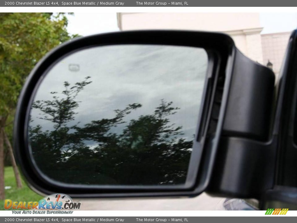 2000 Chevrolet Blazer LS 4x4 Space Blue Metallic / Medium Gray Photo #27