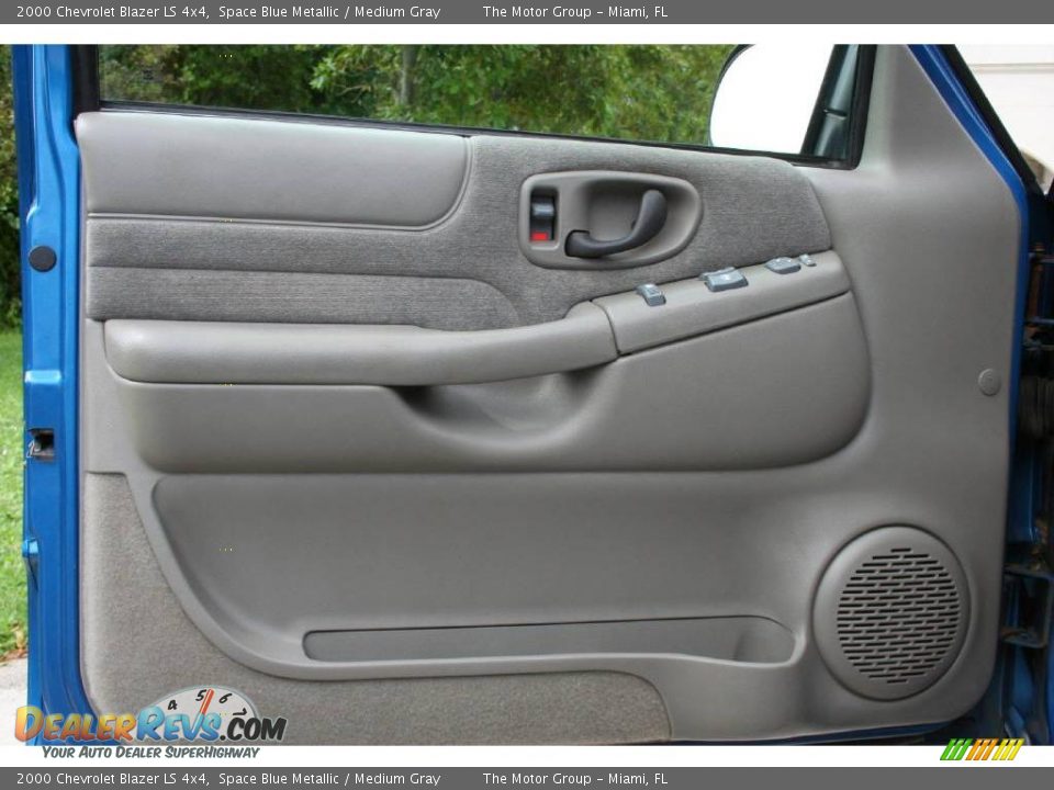 2000 Chevrolet Blazer LS 4x4 Space Blue Metallic / Medium Gray Photo #33