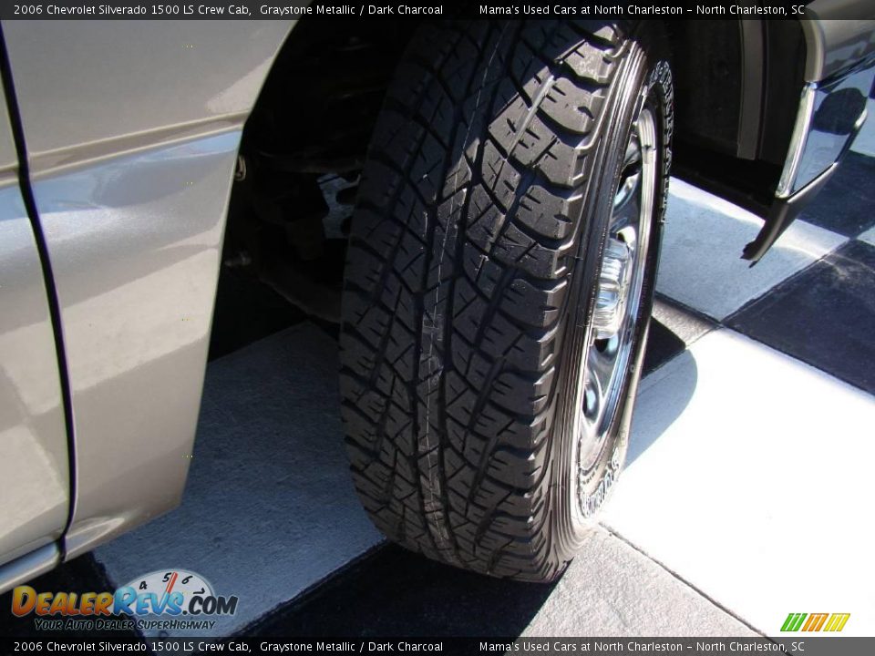 2006 Chevrolet Silverado 1500 LS Crew Cab Graystone Metallic / Dark Charcoal Photo #19