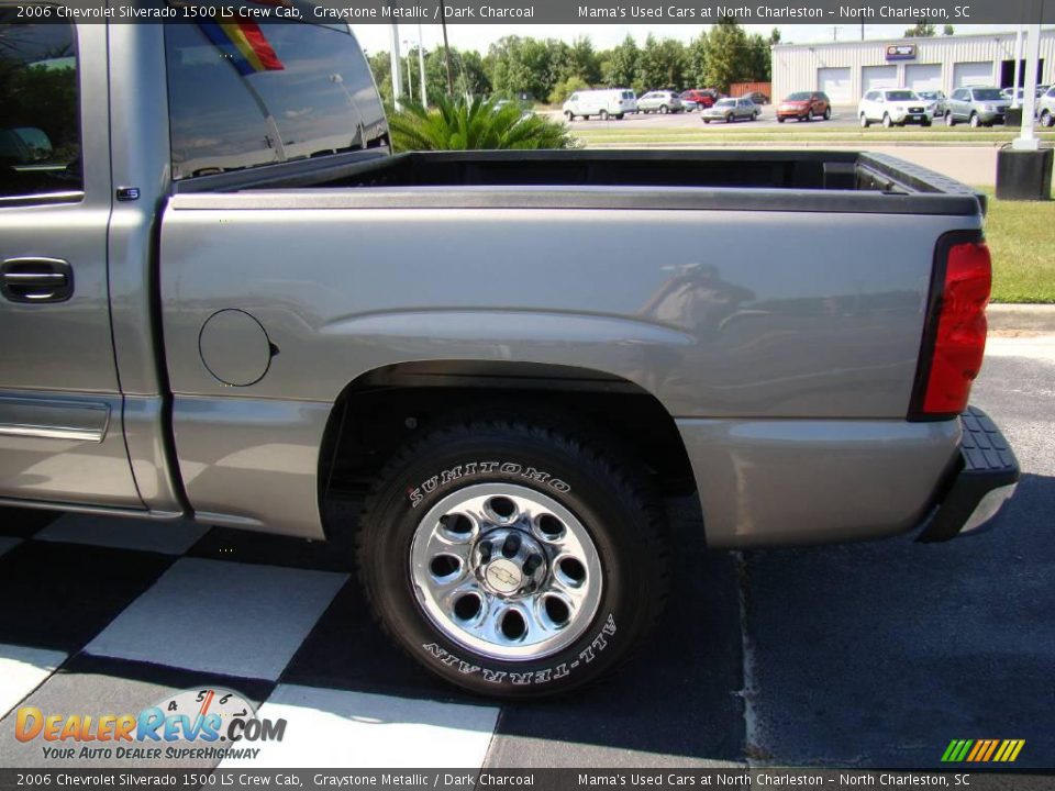 2006 Chevrolet Silverado 1500 LS Crew Cab Graystone Metallic / Dark Charcoal Photo #22