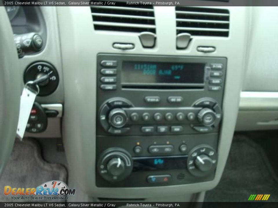 2005 Chevrolet Malibu LT V6 Sedan Galaxy Silver Metallic / Gray Photo #18