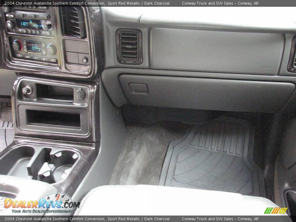 2004 Chevrolet Avalanche Southern Comfort Conversion Sport Red Metallic / Dark Charcoal Photo #11