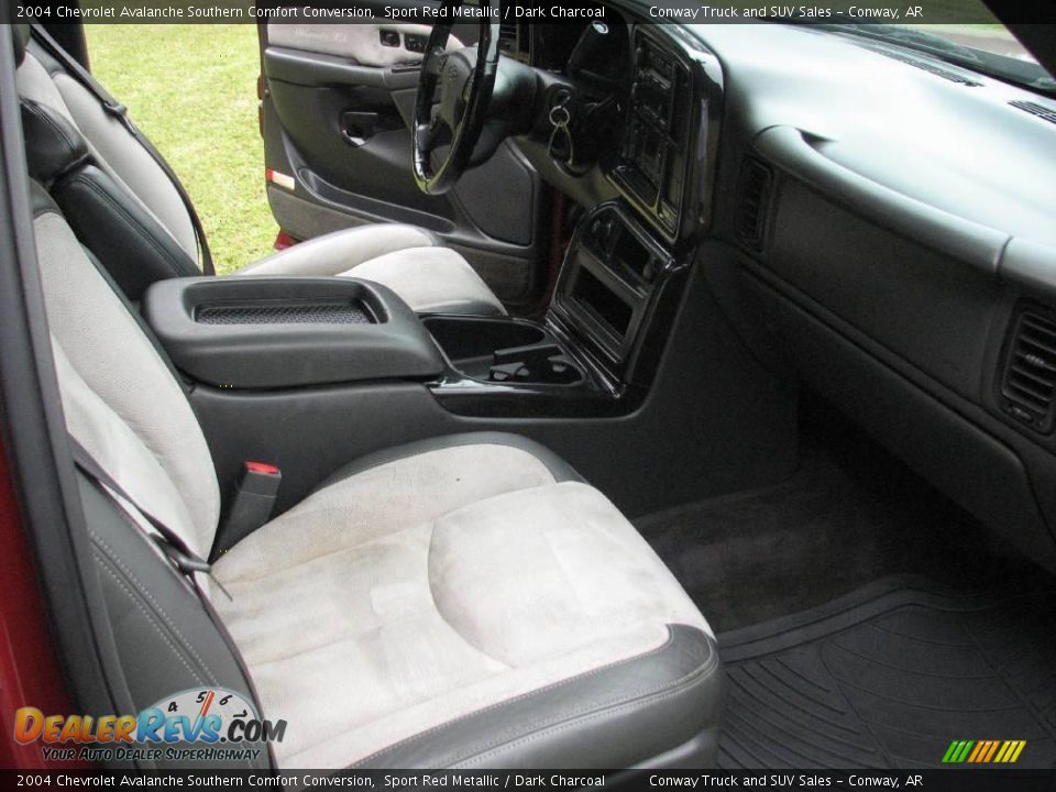 2004 Chevrolet Avalanche Southern Comfort Conversion Sport Red Metallic / Dark Charcoal Photo #13