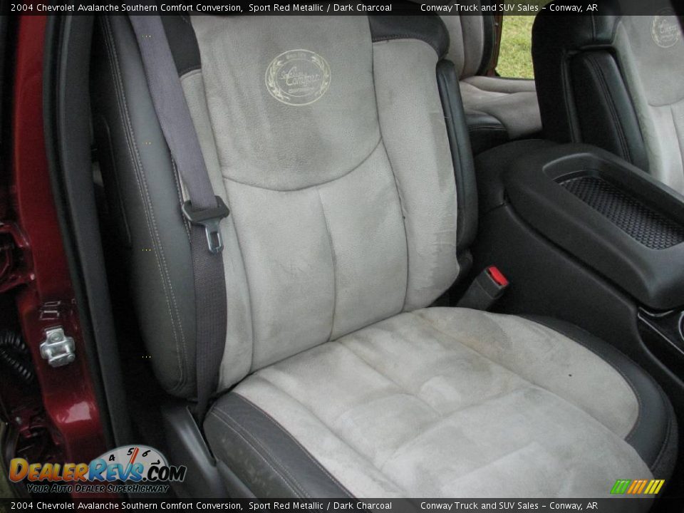 2004 Chevrolet Avalanche Southern Comfort Conversion Sport Red Metallic / Dark Charcoal Photo #14