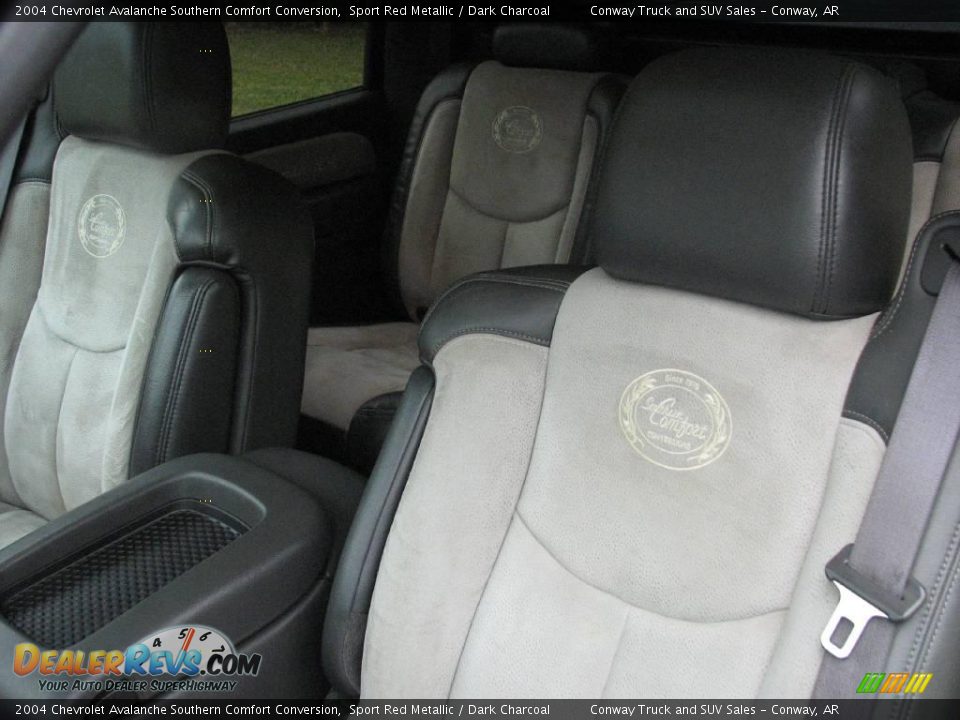 2004 Chevrolet Avalanche Southern Comfort Conversion Sport Red Metallic / Dark Charcoal Photo #15