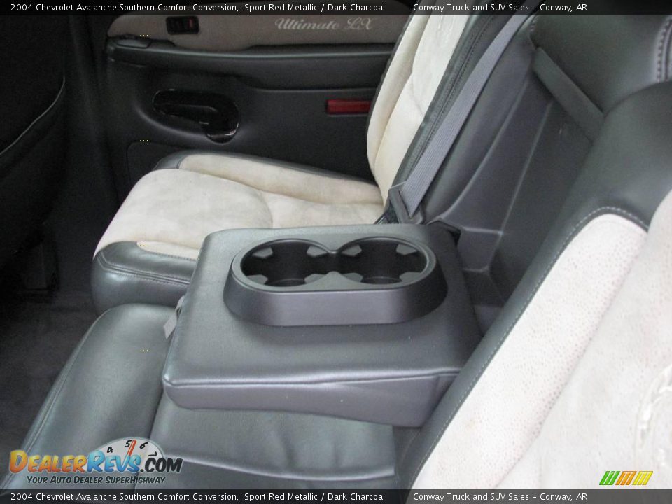 2004 Chevrolet Avalanche Southern Comfort Conversion Sport Red Metallic / Dark Charcoal Photo #19