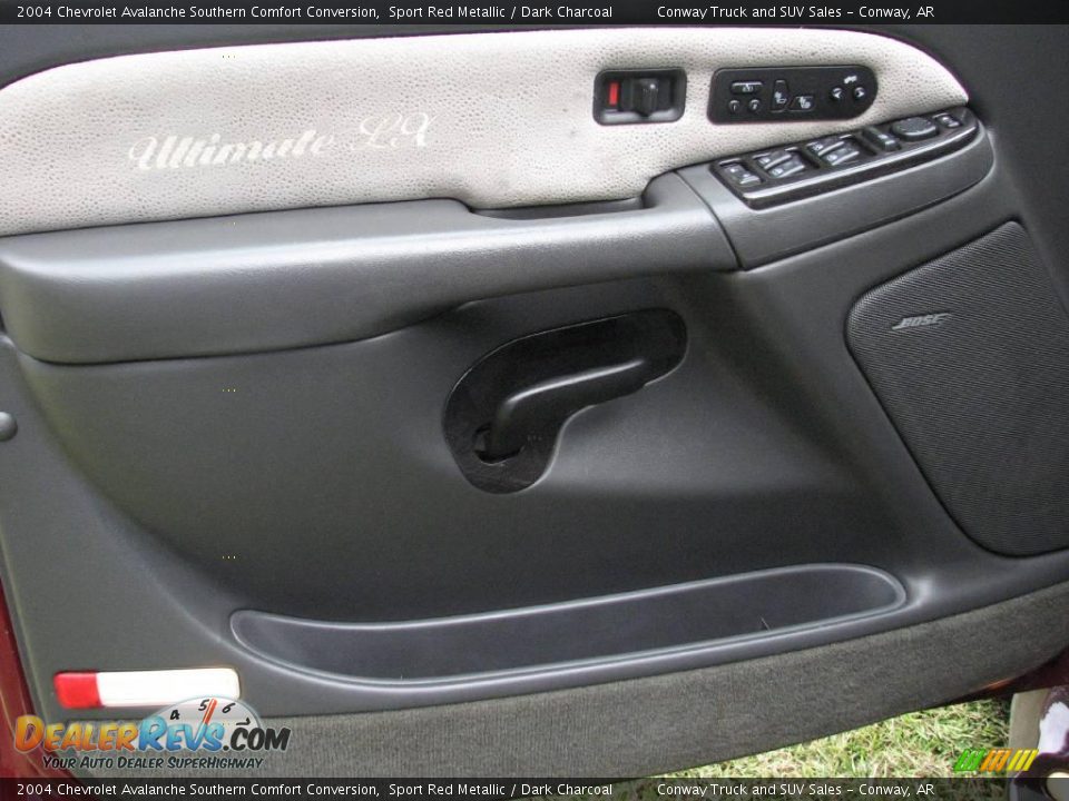 2004 Chevrolet Avalanche Southern Comfort Conversion Sport Red Metallic / Dark Charcoal Photo #20