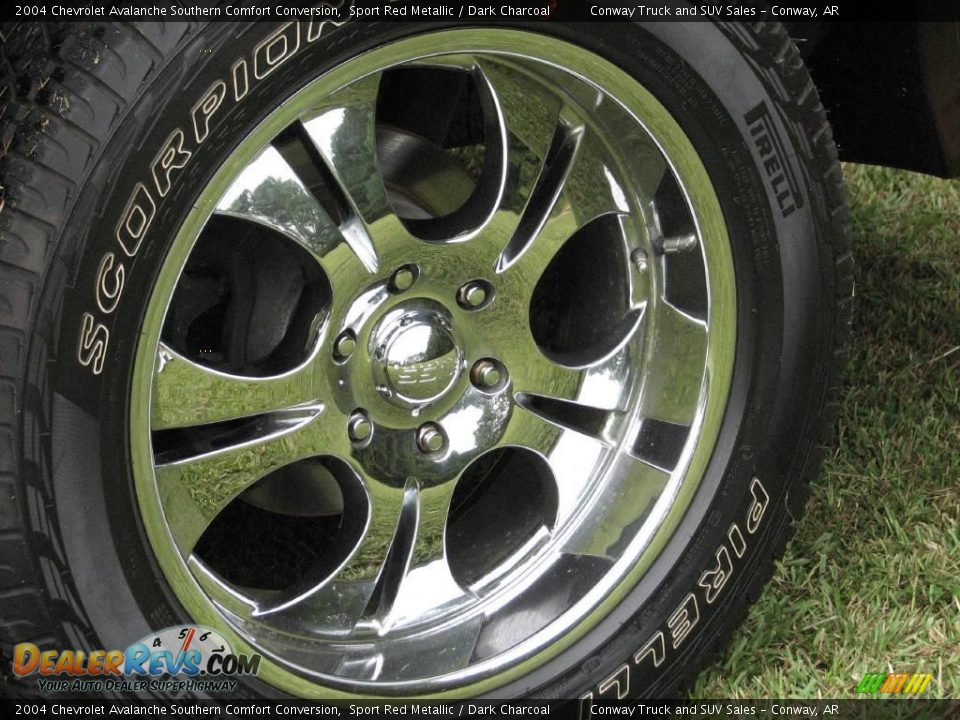 2004 Chevrolet Avalanche Southern Comfort Conversion Sport Red Metallic / Dark Charcoal Photo #24