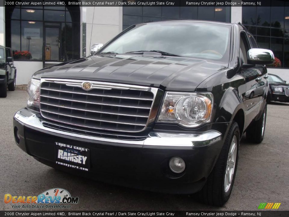 2008 Chrysler Aspen Limited 4WD Brilliant Black Crystal Pearl / Dark Slate Gray/Light Slate Gray Photo #1