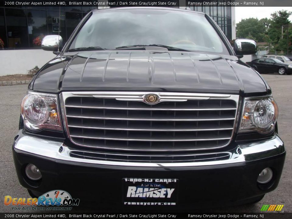 2008 Chrysler Aspen Limited 4WD Brilliant Black Crystal Pearl / Dark Slate Gray/Light Slate Gray Photo #2