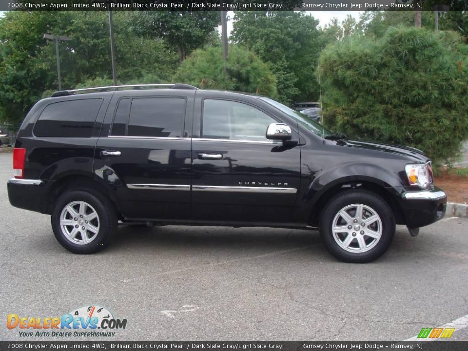 2008 Chrysler Aspen Limited 4WD Brilliant Black Crystal Pearl / Dark Slate Gray/Light Slate Gray Photo #3