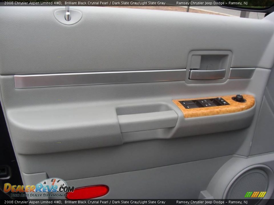 2008 Chrysler Aspen Limited 4WD Brilliant Black Crystal Pearl / Dark Slate Gray/Light Slate Gray Photo #9
