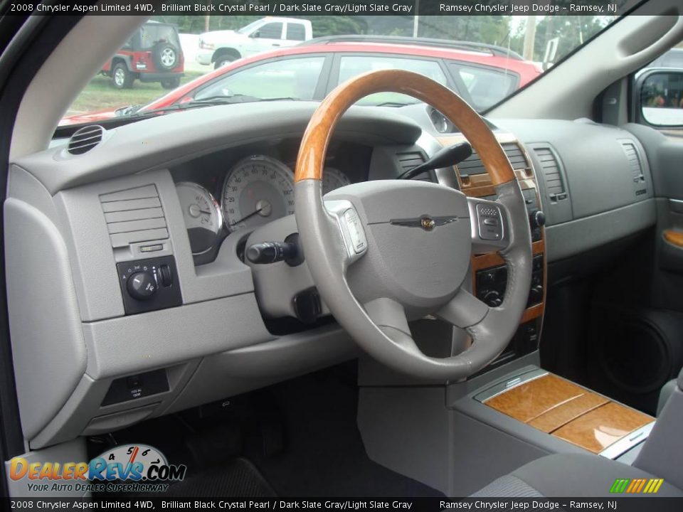2008 Chrysler Aspen Limited 4WD Brilliant Black Crystal Pearl / Dark Slate Gray/Light Slate Gray Photo #10