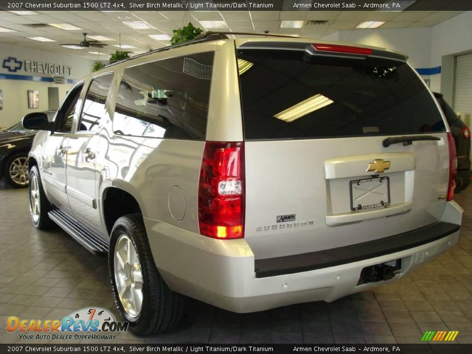 2007 Chevrolet Suburban 1500 LTZ 4x4 Silver Birch Metallic / Light Titanium/Dark Titanium Photo #5