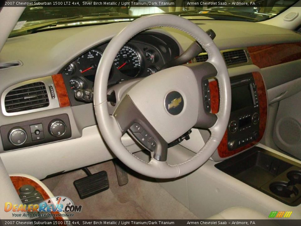 2007 Chevrolet Suburban 1500 LTZ 4x4 Silver Birch Metallic / Light Titanium/Dark Titanium Photo #6