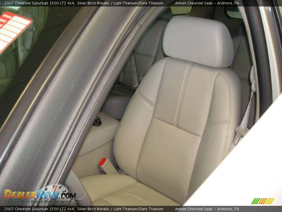 2007 Chevrolet Suburban 1500 LTZ 4x4 Silver Birch Metallic / Light Titanium/Dark Titanium Photo #11