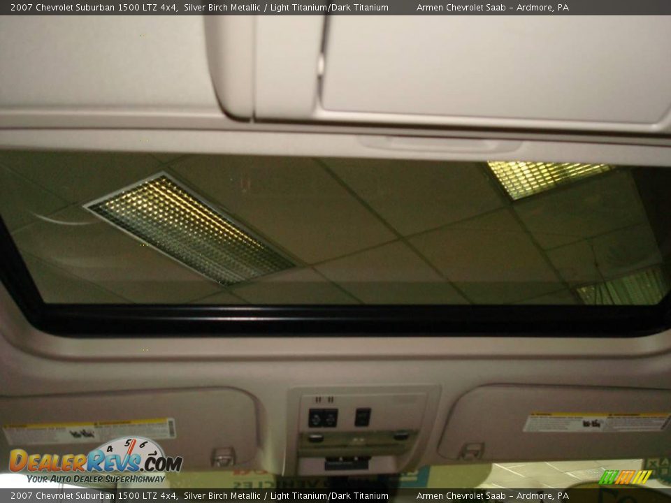 2007 Chevrolet Suburban 1500 LTZ 4x4 Silver Birch Metallic / Light Titanium/Dark Titanium Photo #20