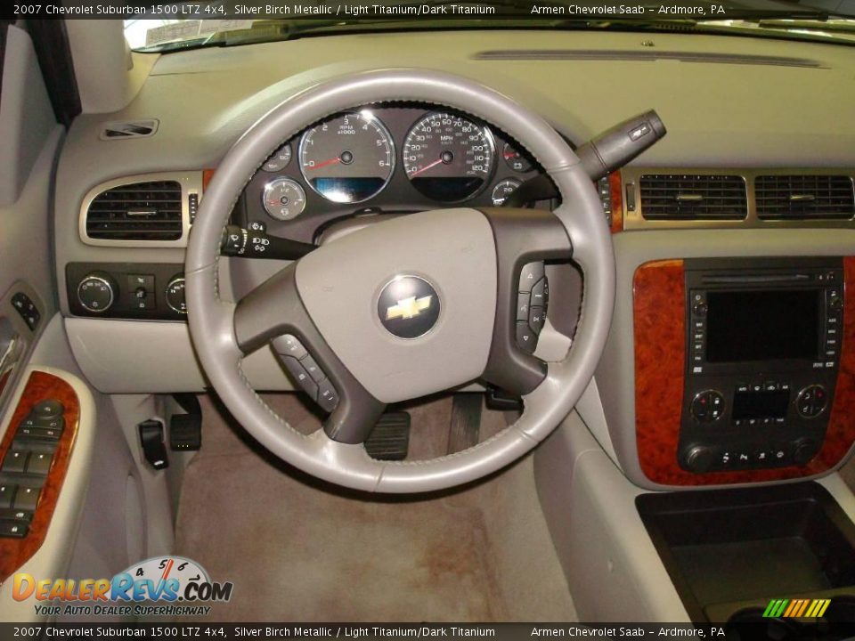 2007 Chevrolet Suburban 1500 LTZ 4x4 Silver Birch Metallic / Light Titanium/Dark Titanium Photo #22