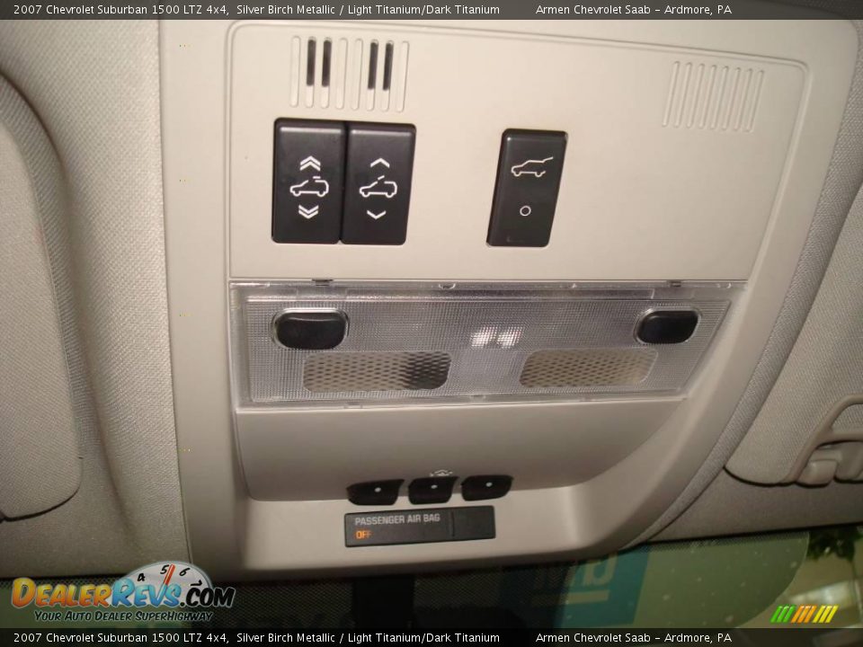 2007 Chevrolet Suburban 1500 LTZ 4x4 Silver Birch Metallic / Light Titanium/Dark Titanium Photo #24