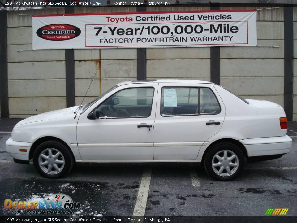 1997 Volkswagen Jetta GLS Sedan Cool White / Grey Photo #1