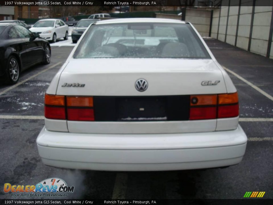 1997 Volkswagen Jetta GLS Sedan Cool White / Grey Photo #3