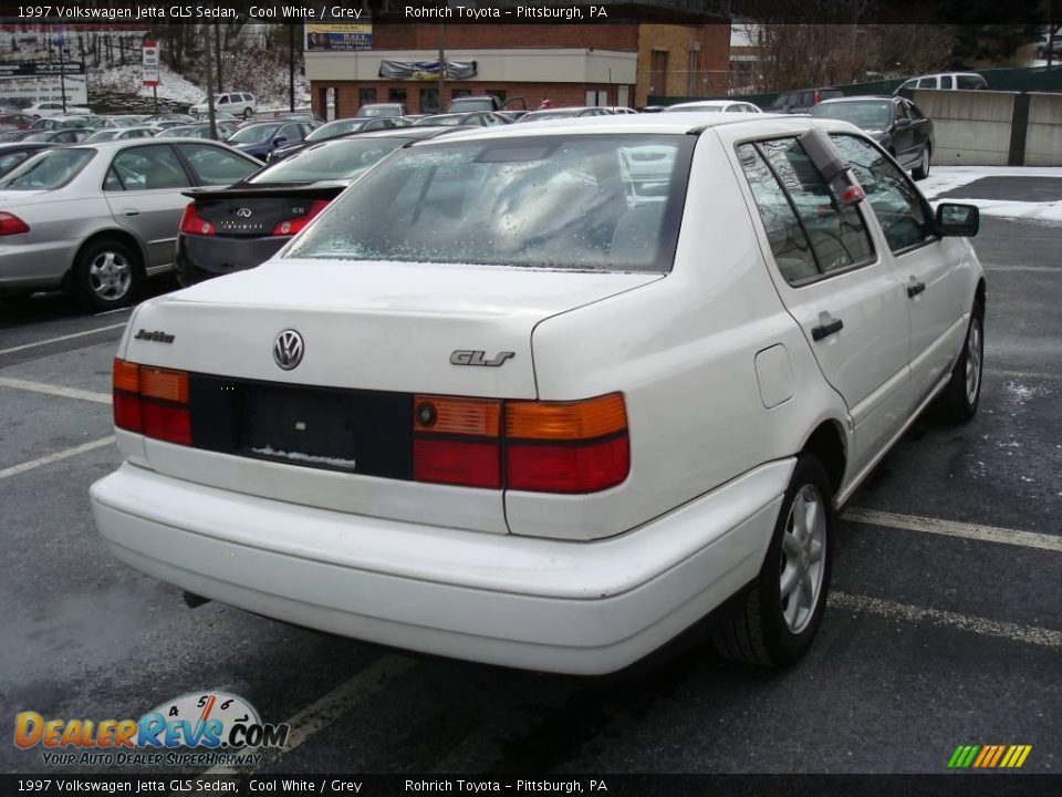 1997 Volkswagen Jetta GLS Sedan Cool White / Grey Photo #4