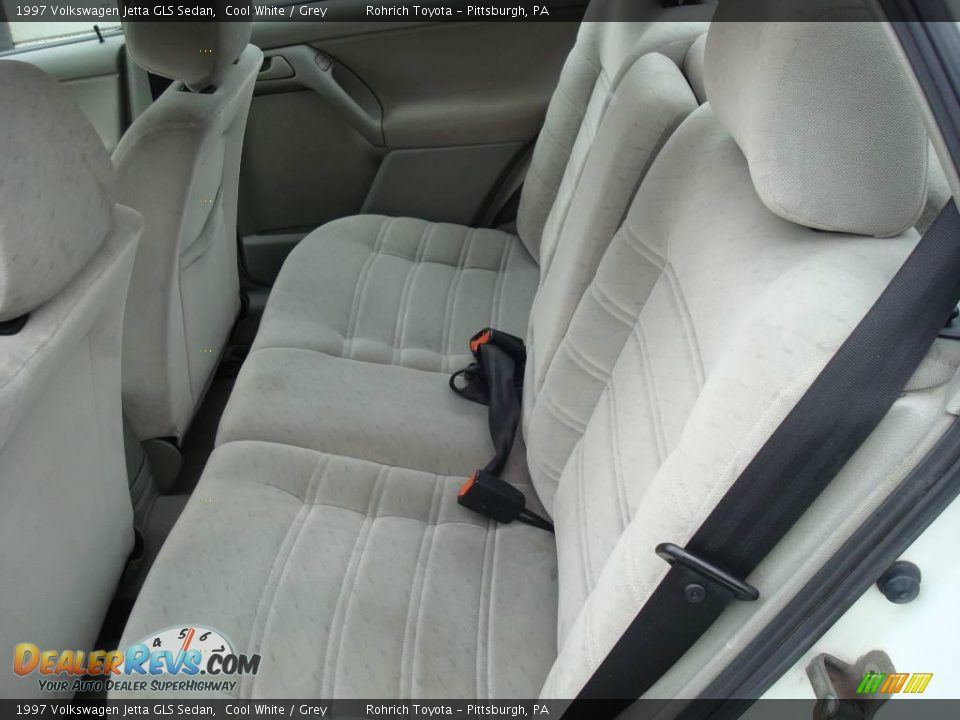 1997 Volkswagen Jetta GLS Sedan Cool White / Grey Photo #11