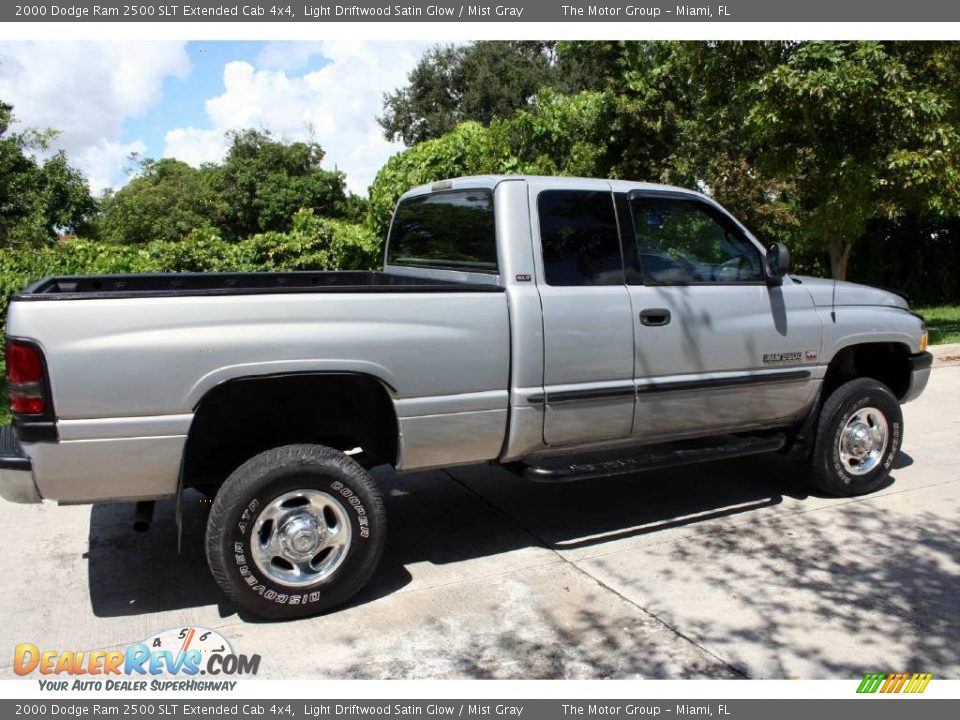 2000 Dodge Ram 2500 SLT Extended Cab 4x4 Light Driftwood Satin Glow / Mist Gray Photo #8