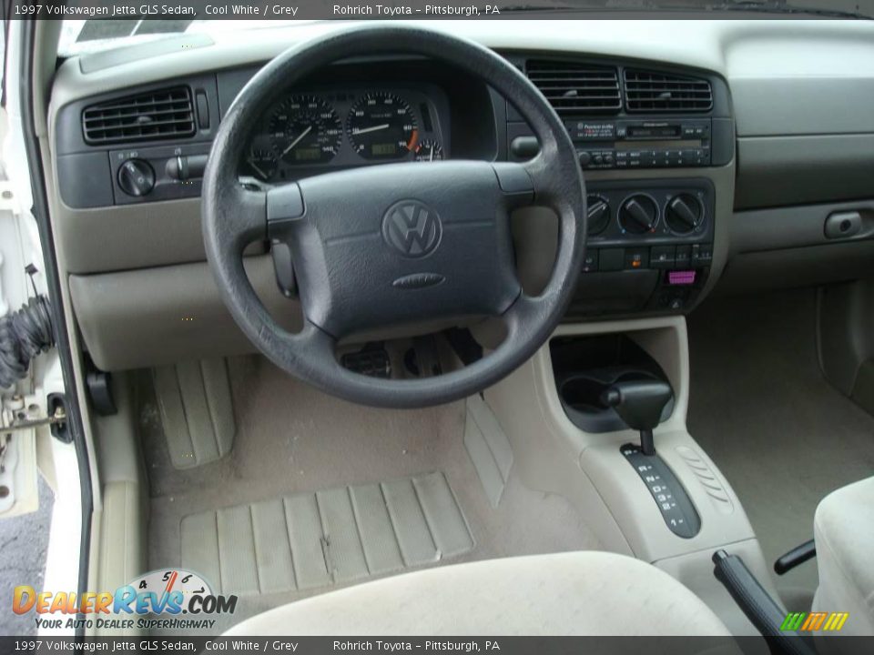 1997 Volkswagen Jetta GLS Sedan Cool White / Grey Photo #12