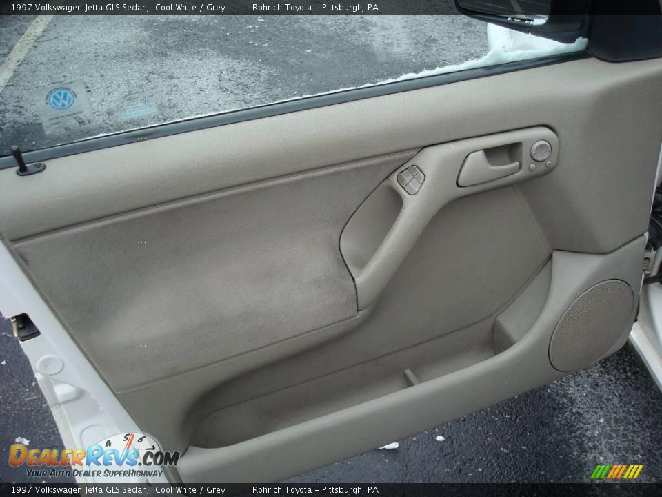 1997 Volkswagen Jetta GLS Sedan Cool White / Grey Photo #14