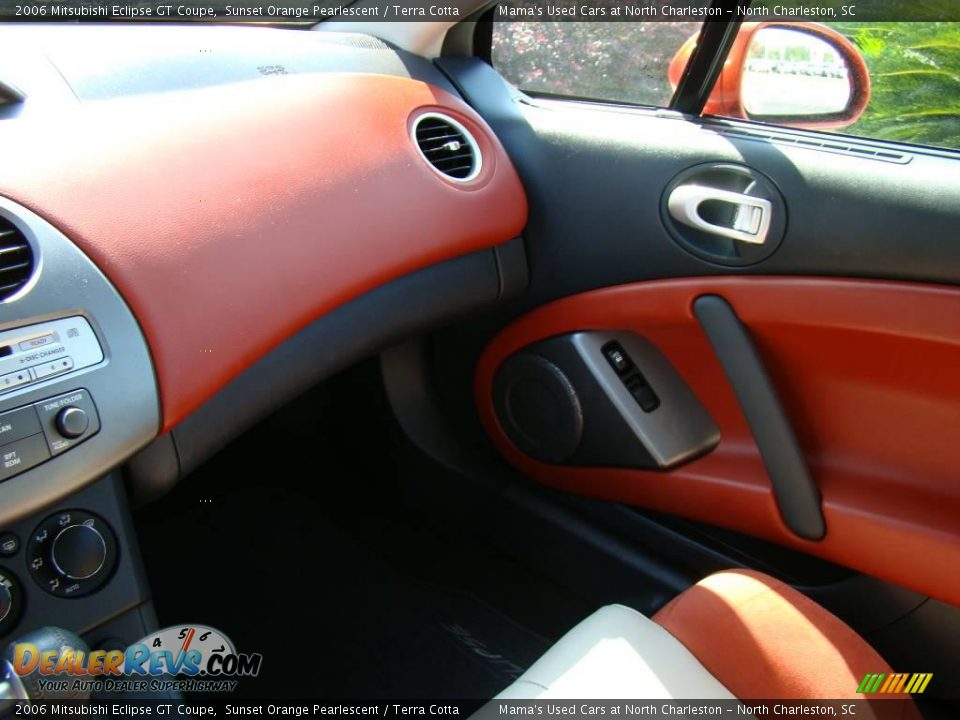 2006 Mitsubishi Eclipse GT Coupe Sunset Orange Pearlescent / Terra Cotta Photo #12