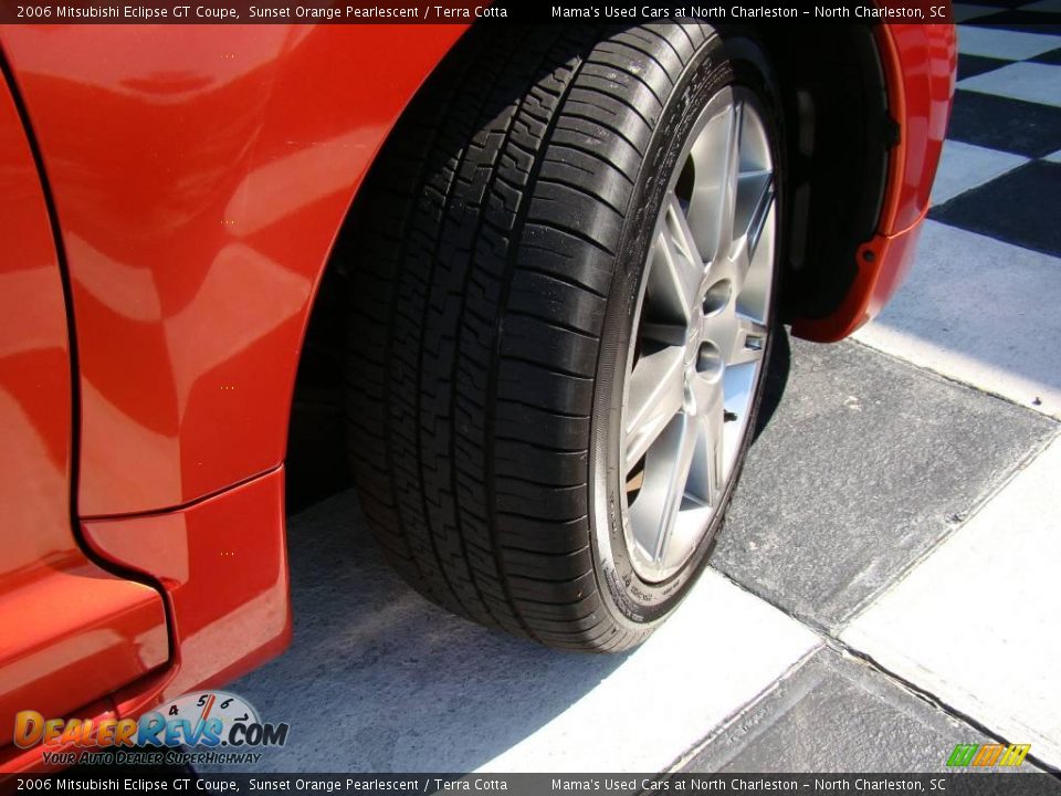 2006 Mitsubishi Eclipse GT Coupe Sunset Orange Pearlescent / Terra Cotta Photo #16